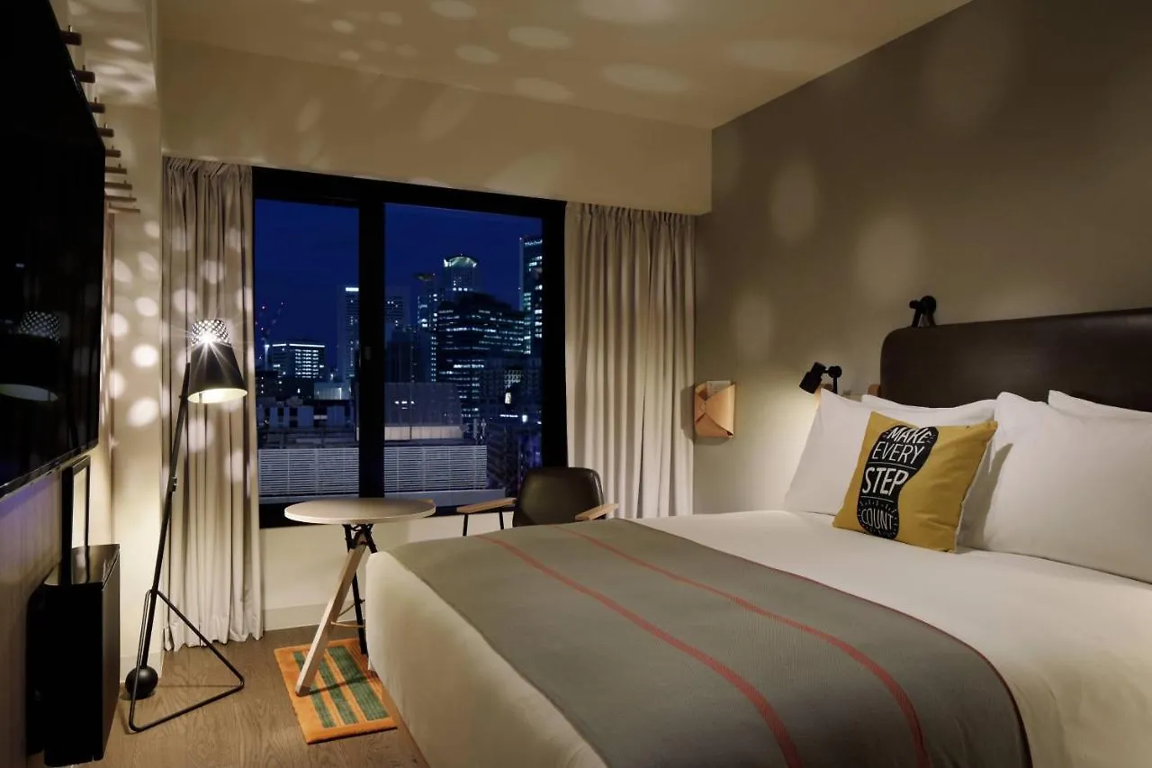 Hotel Moxy Osaka Shin Umeda